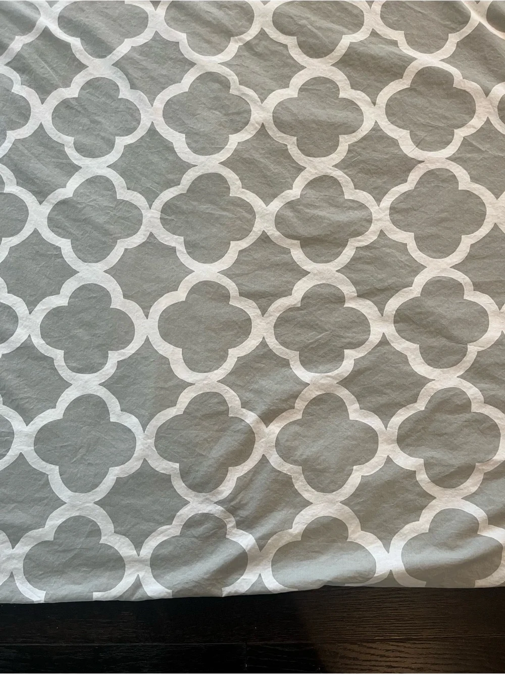 Pottery Barn Teen Light Gray & White Quatrefoil Duvet Cover and Shams